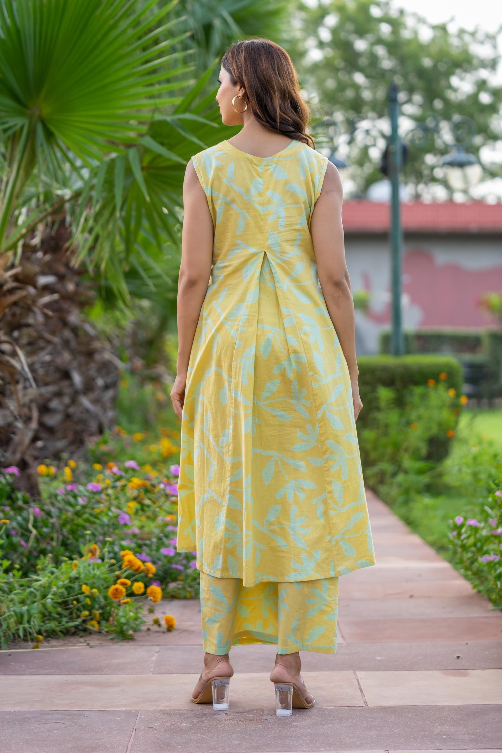 Pastel Yellow Sleeveless Kurta