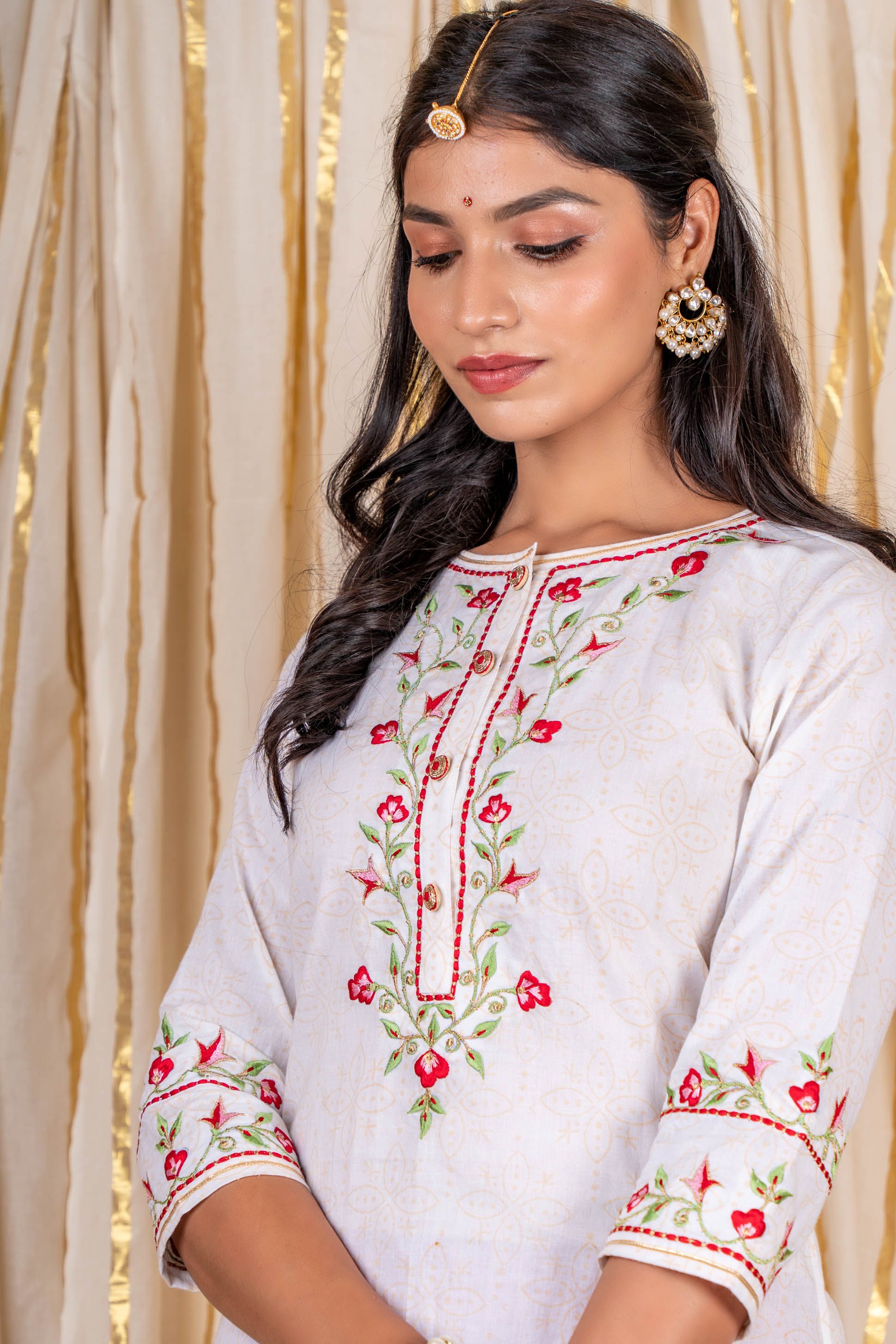 Off White Embroidered Kurta Pant Set